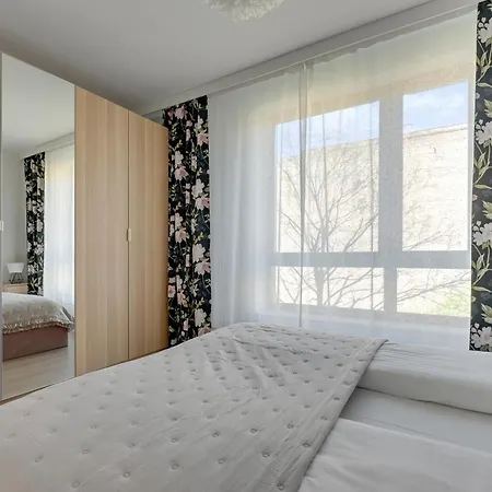 Scala Center With Parking Apartman